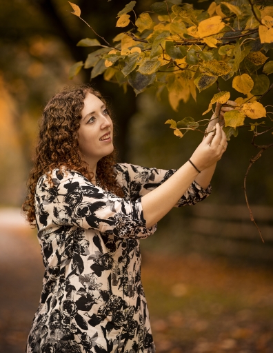 EN6A0072 - Emily holding branch